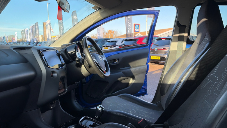 Toyota Aygo 1.0 VVT-i X-Clusiv 5dr x-shift Petrol Hatchback